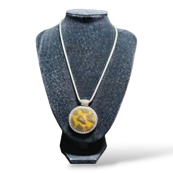 Vintage Tortoise Shell Aura Pendant Necklace - Picture 1 of 12